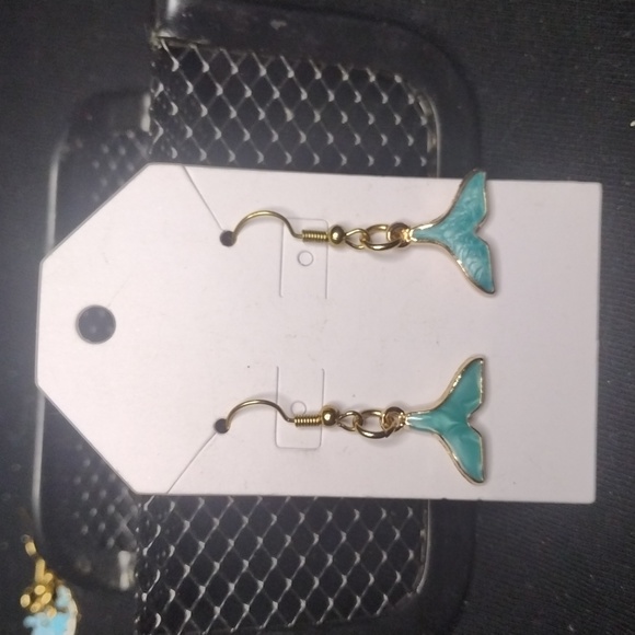 Turquoise Pearlescent Mermaid Tail Earrings - Picture 3 of 3
